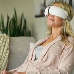 Relaxing Eye Spa Massager New in Box